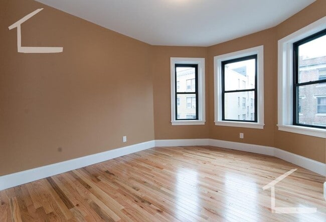 8 Lothian Rd in Boston, MA - Foto de edificio - Building Photo