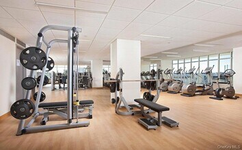 40-28 College Point Blvd, Unit PH108 in Queens, NY - Building Photo - Building Photo