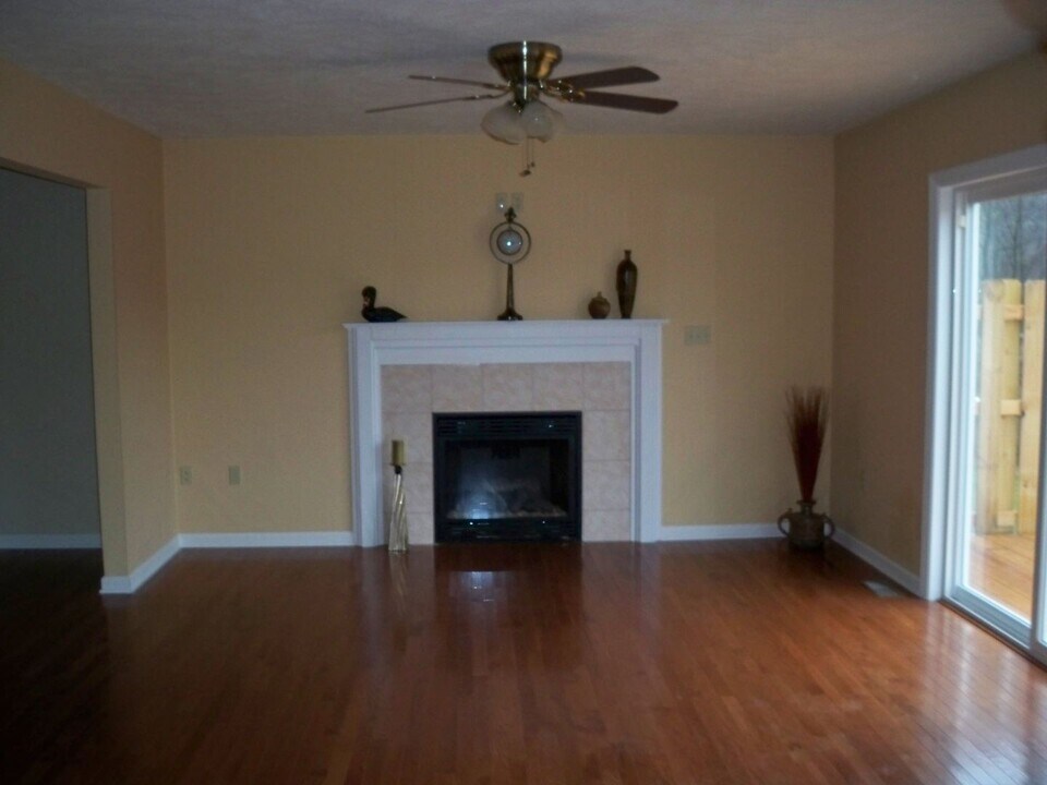 126 Wiltshire Dr in Bellefonte, PA - Building Photo
