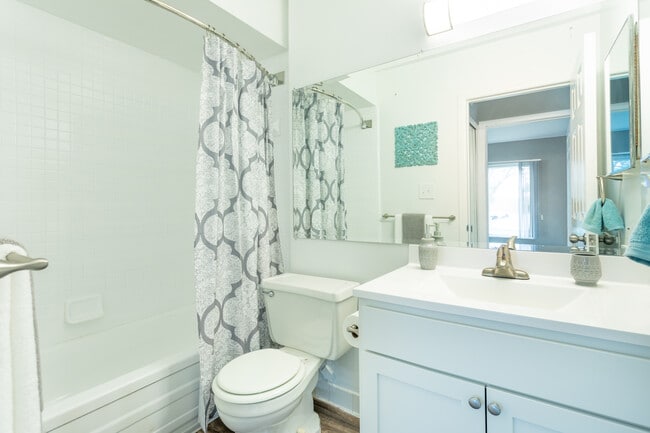 Apple Ridge Apartments - Livonia, MI in Livonia, MI - Foto de edificio - Interior Photo