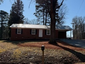 340 Oakwood Rd in Lexington, NC - Building Photo