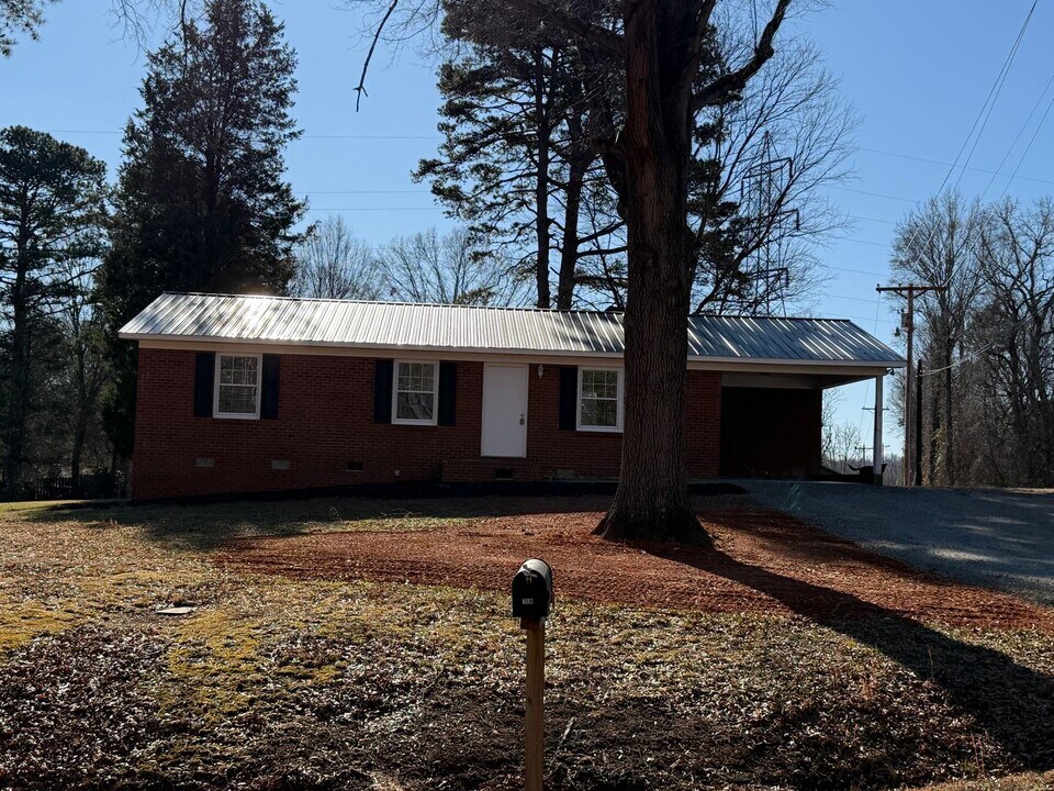 340 Oakwood Rd in Lexington, NC - Building Photo