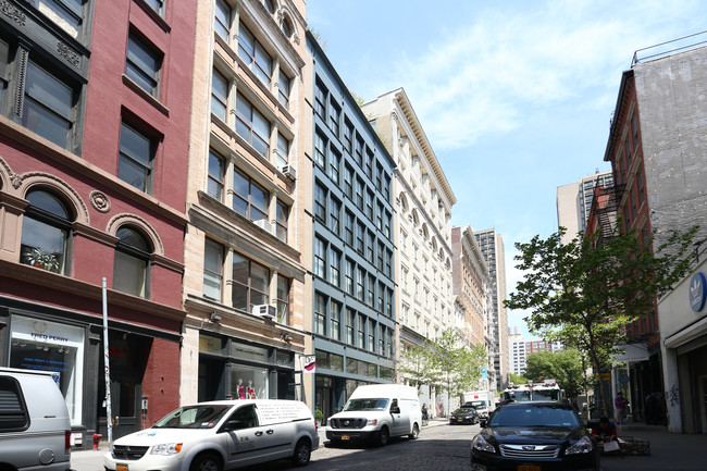 137-139 Wooster St in New York, NY - Building Photo - Building Photo