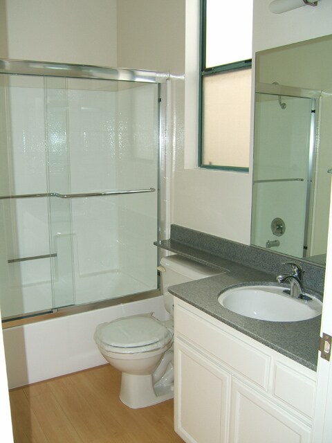 11660 Mayfield Ave in Los Angeles, CA - Building Photo - Building Photo