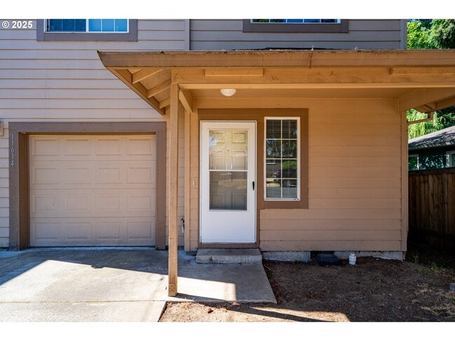 11614 SE Main St in Portland, OR - Foto de edificio - Building Photo
