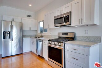 1411 Cloverfield Blvd in Santa Monica, CA - Building Photo - Building Photo