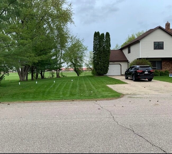 property at 3940 Finch Trl