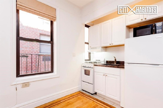 461 W 44th St-Unit -4C in New York, NY - Foto de edificio - Building Photo