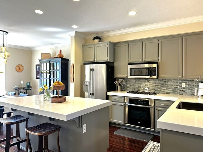 234 Windsor River Rd in Windsor, CA - Building Photo - Building Photo