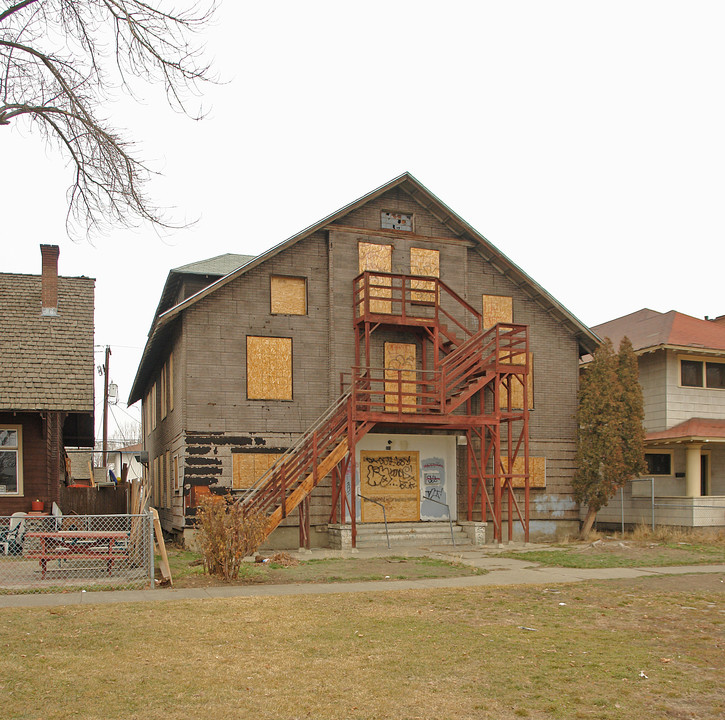 313 S 4th St in Yakima, WA - Foto de edificio