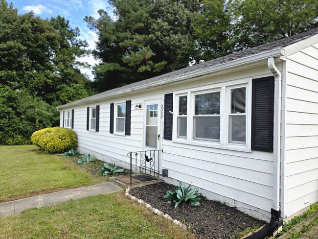 2302 Norfolk St in Hopewell, VA - Building Photo - Building Photo