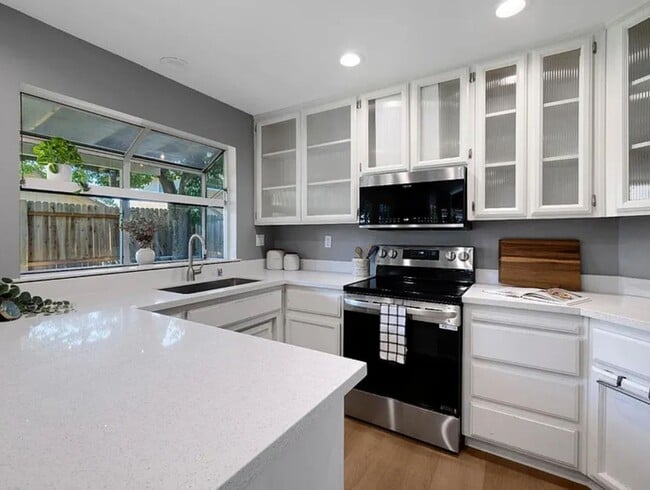 5642 Bolton Way in Rocklin, CA - Building Photo - Building Photo