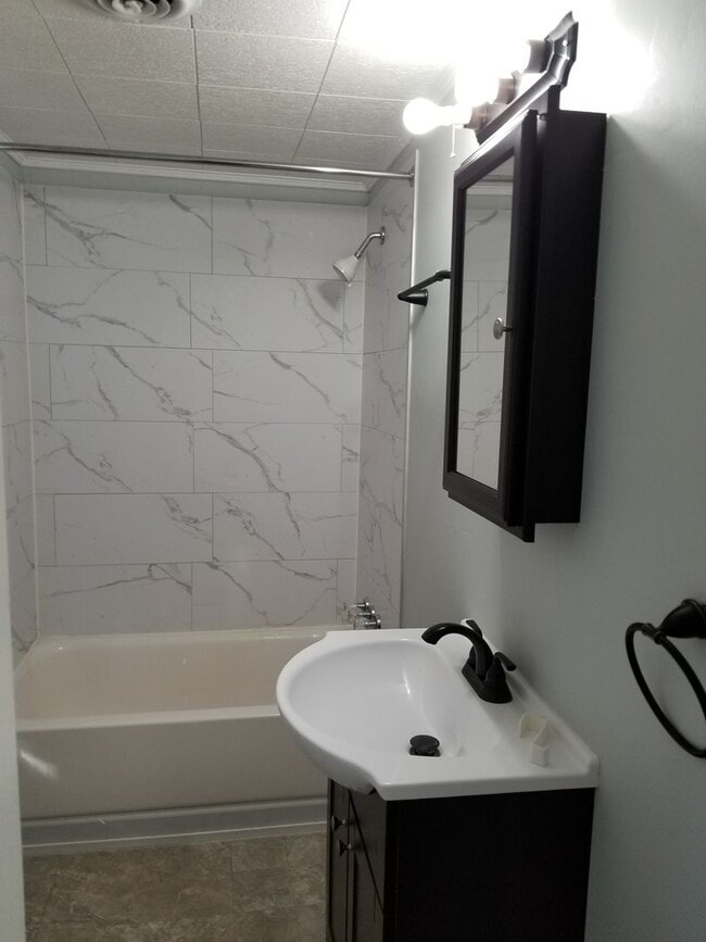 224 W North St in Waynesboro, PA - Building Photo - Building Photo