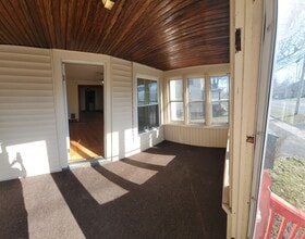 402 Hartwell Ave, Unit Floor one in East Syracuse, NY - Building Photo - Building Photo