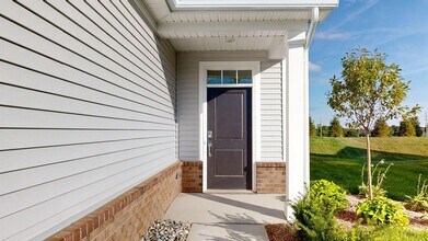 1401 Salt Springs Dr in Saline, MI - Foto de edificio - Building Photo