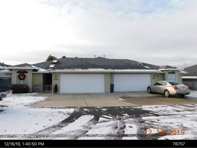 property at 5822 S Thistle Ln