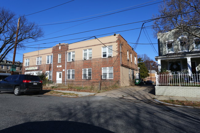 The Burroughs in Washington, DC - Building Photo - Building Photo