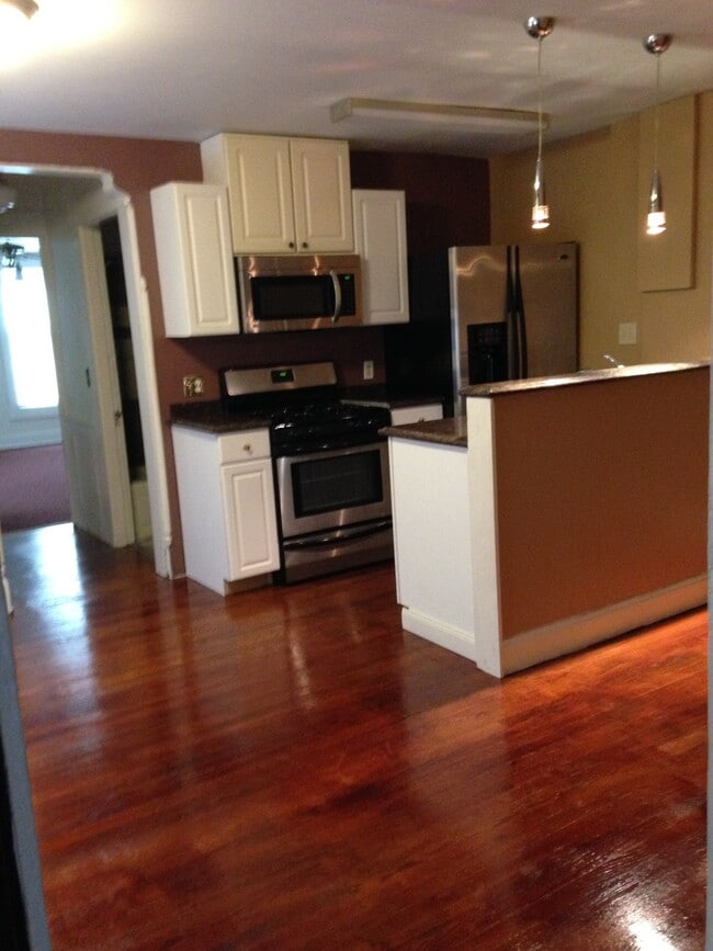 2415 Vine St, Unit 2415 Vine Street APT 2