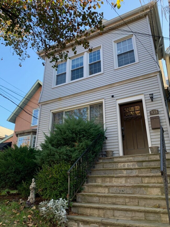 938 Avenue C, Unit 1