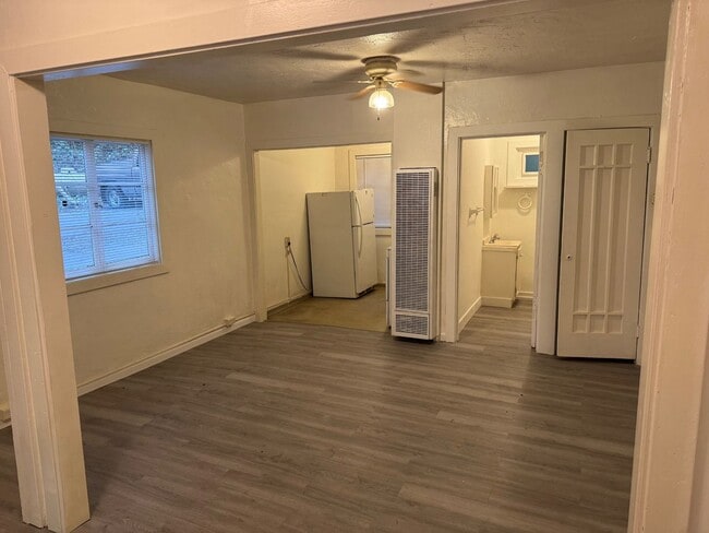 14755 Armstrong Woods Rd in Guerneville, CA - Building Photo - Building Photo