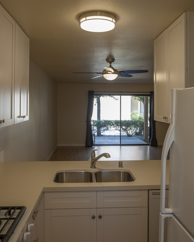 426 Orange Blossom in Irvine, CA - Building Photo - Building Photo