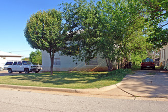 Red Rose II Apartments in Oklahoma City, OK - Building Photo - Building Photo