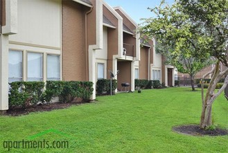 Quay Point Apartments in Houston, TX - Foto de edificio - Building Photo