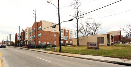 240 W Coit St in Florence, SC - Foto de edificio - Building Photo