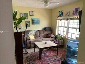 1825 NE 26th Ave-Unit -2 in Fort Lauderdale, FL - Foto de edificio - Building Photo