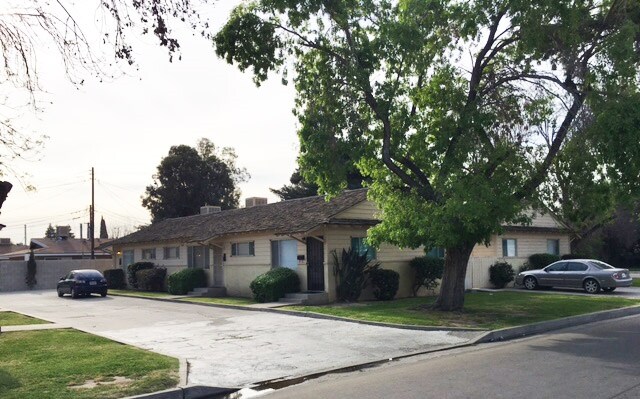 3300 Panama St in Bakersfield, CA - Building Photo - Building Photo