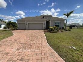 26207 Mindanao Ln in Punta Gorda, FL - Building Photo