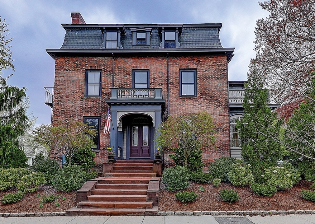 247 Wayland Ave in Providence, RI - Building Photo