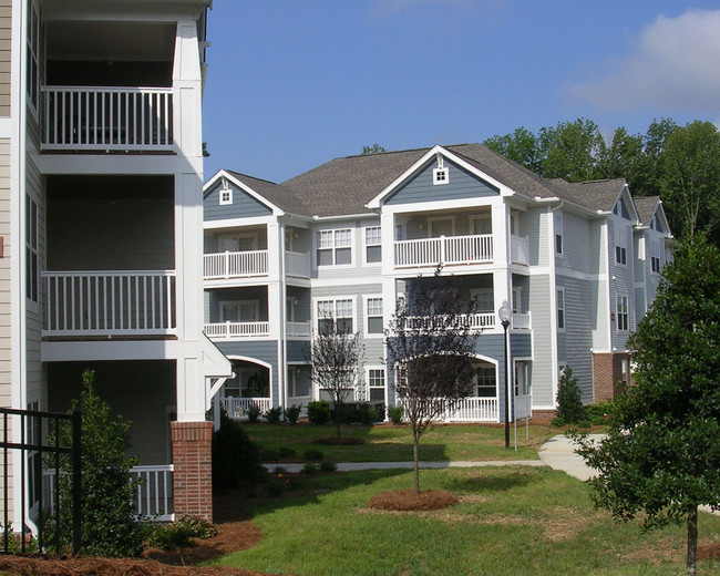 Springfield Gardens Apartments in Charlotte, NC - Foto de edificio - Building Photo