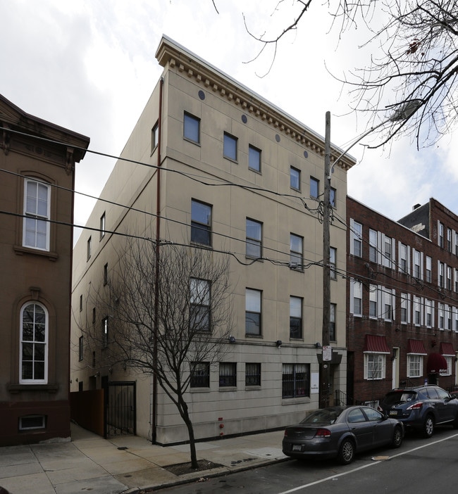 322-326 Bainbridge St