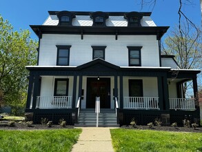 111 N Normal St in Ypsilanti, MI - Building Photo - Primary Photo