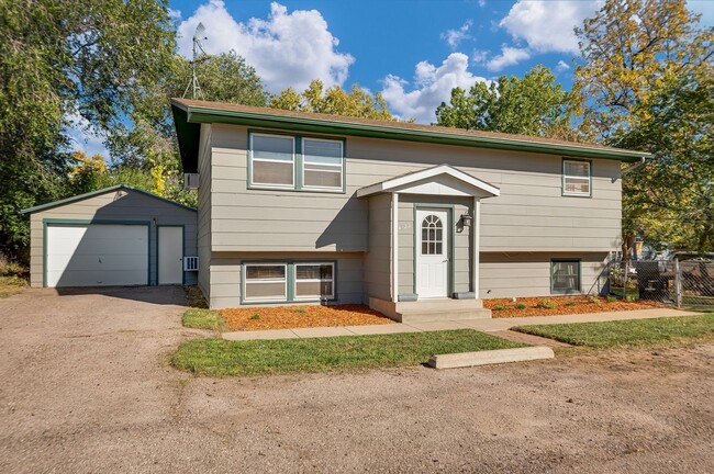 property at 4120 Lakeview Dr