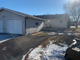 520 Terrace Dr in Chippewa Falls, WI - Building Photo