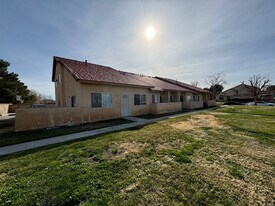 44510 16th St E in Lancaster, CA - Building Photo