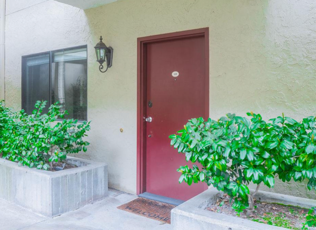 2200 Agnew Rd in Santa Clara, CA - Building Photo - Building Photo