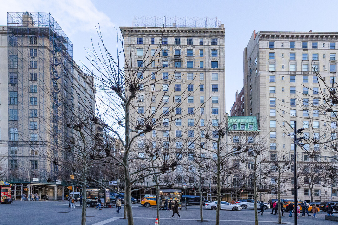 1010 Fifth Ave in New York, NY - Building Photo