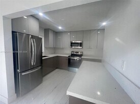 9124 SW 180th St in Palmetto Bay, FL - Building Photo