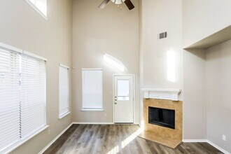 313 Haywood Cir in Lancaster, TX - Building Photo - Building Photo