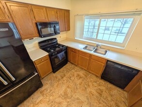 28 N Oltendorf Rd in Streamwood, IL - Building Photo - Building Photo