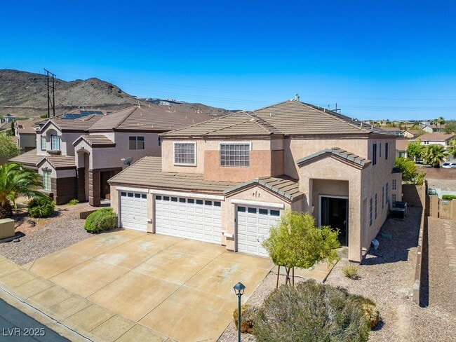 property at 189 Mt St Helens Dr