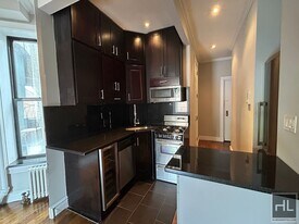 MOTT ST., Unit 13 in New York, NY - Building Photo