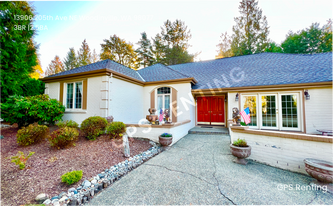 13906 205th Ave NE in Woodinville, WA - Building Photo