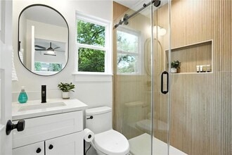 1597 Glenwood Ave SE in Atlanta, GA - Foto de edificio - Building Photo