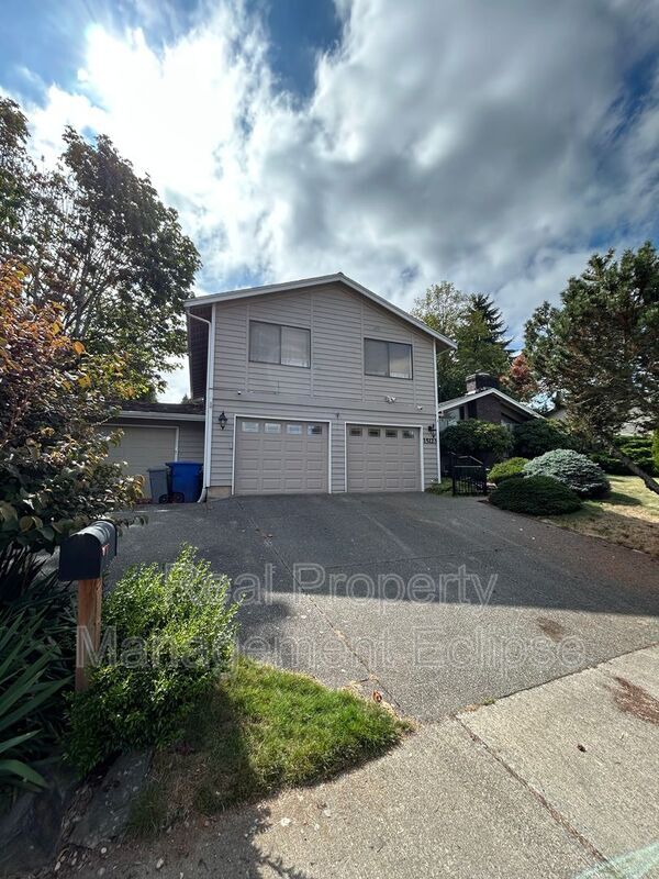 15123 SE 48th Dr in Bellevue, WA - Building Photo - Building Photo