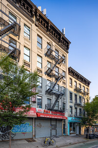 2335 First Ave in New York, NY - Foto de edificio - Building Photo