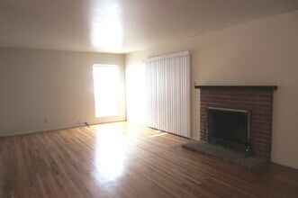 829 Rockwood Dr, Unit 152 in San Jose, CA - Building Photo - Building Photo